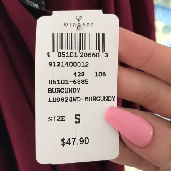 Burgundy dress - Picture 3 of 5